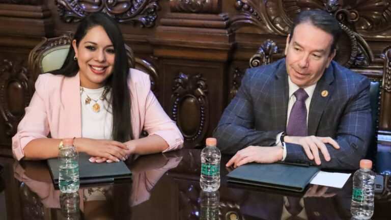 Firman Gobierno de Cholula y Escuela Libre de Derecho convenio de colaboración