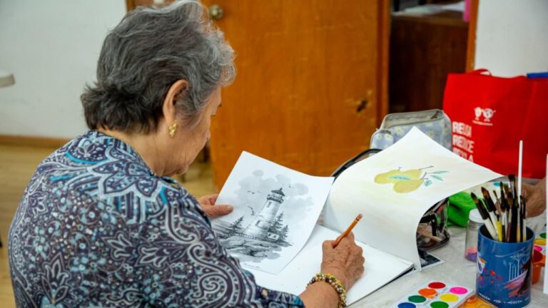 Fomenta SMDIF el desarrollo integral y salud de las personas adultas mayores