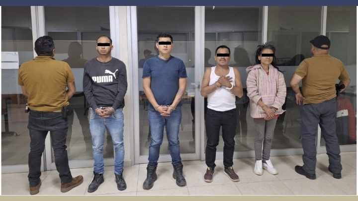 Cateó FGE inmueble presuntamente utilizado para actividades de narcomenudeo; hay cuatro detenidos y droga asegurada