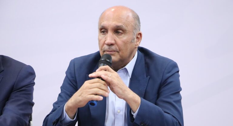 Excluyen a Víctor Gabriel de la sucesión municipal