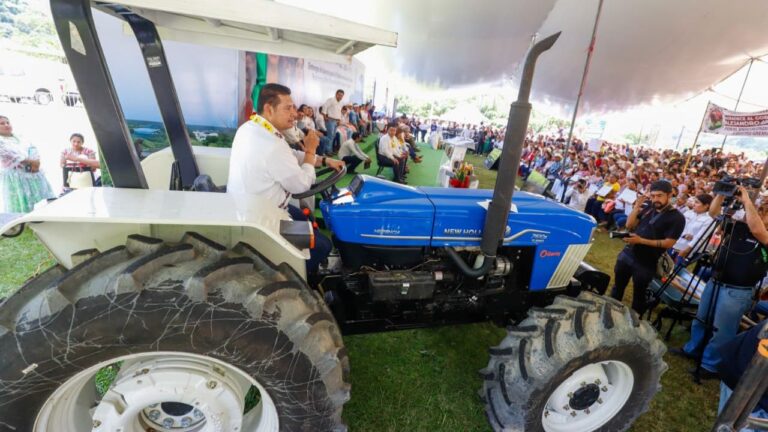 En Yaonáhuac, Armenta cumple sueño de la educación pública en salud para jóvenes indígenas