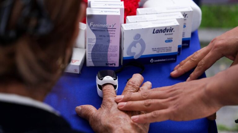 Prioriza Lupita Cuautle el bienestar de personas adultas mayores con Jornadas de Salud