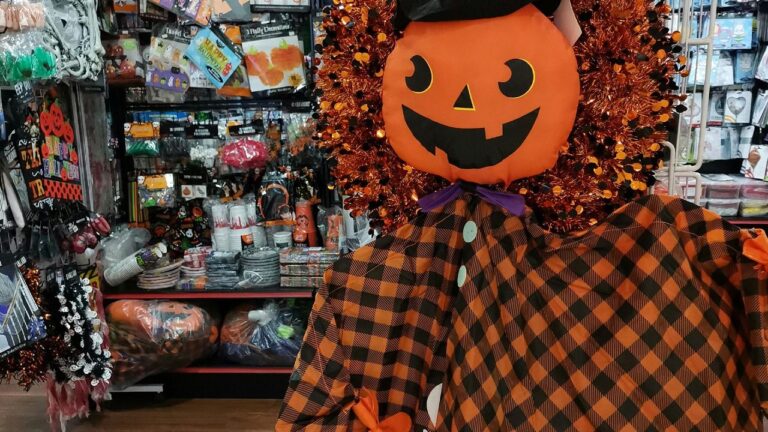 ¿Navidad en agosto? Académico IBERO Puebla explica el adelanto de temporada en comercios