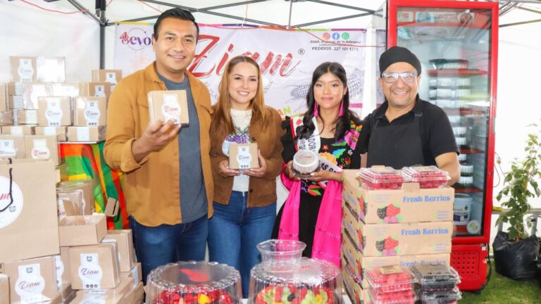 Roberto Solís da inicio a la Feria de las Berries 2025 en San Diego Buenavista 