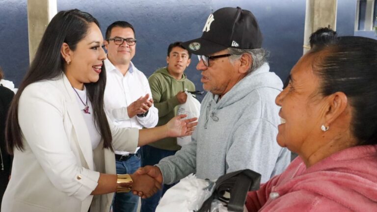 Sensibilidad y compromiso: Gobierno de Tonantzin Fernández entrega apoyos alimentarios a sectores vulnerables