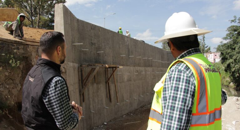 Supervisa Gobierno de la Ciudad construcción de muro de contención en límites del Río Alseseca