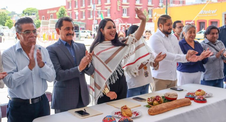 Invita Tonantzin Fernández a la Exposición Gastronómica del Chile en Nogada