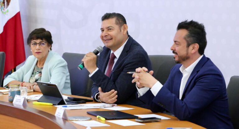 En Puebla se impulsa un transporte con legalidad y sin corrupción: Armenta llama a alcaldes a respetar la ley