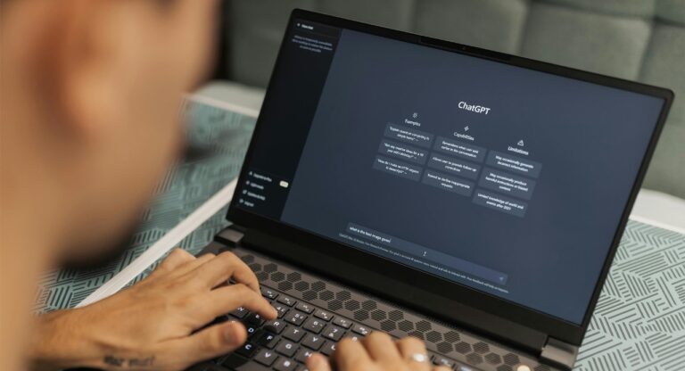 IBERO Puebla y UDG investigan el uso de ChatGPT en México