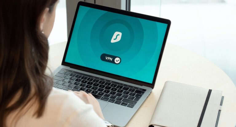 Protege tu identidad y tus datos en la red: académico IBERO Puebla te explica cómo