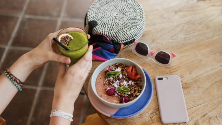 Estudio clínico advierte: 6 de cada 10 personas aumentan hasta 3 kg en vacaciones