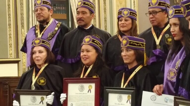 Doctorados Honoris Causa: el negocio de la vanidad política