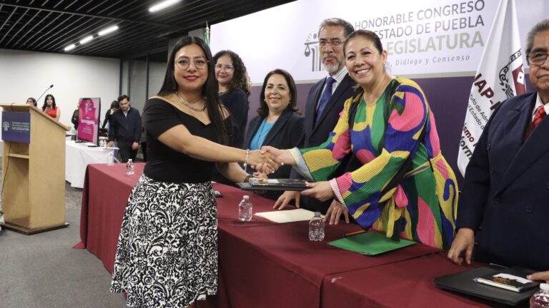 Reconoce Laura Artemisa profesionalización en el IAP