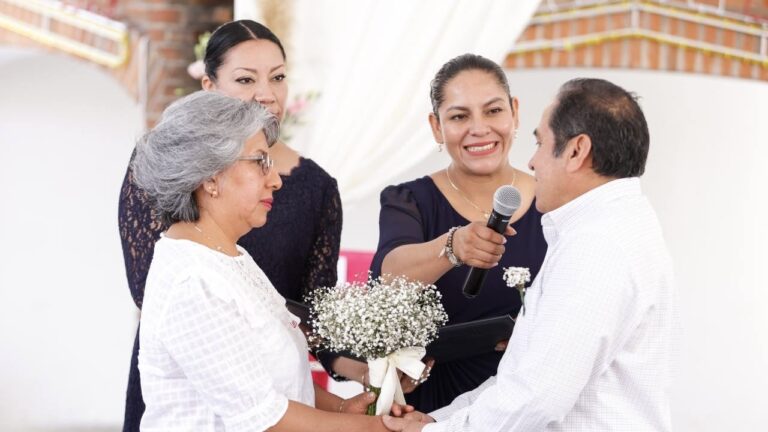 Fortalece Lupita Cuautle núcleo familiar con jornada de bodas gratuitas