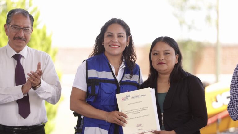 Arranca Lupita Cuautle construcción de aulas en San Antonio Cacalotepec