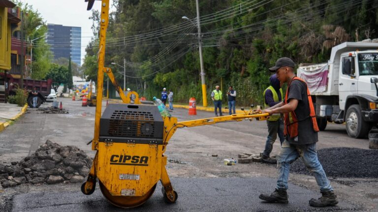 Con paso firme Gobierno de la Ciudad avanza con la Campaña Bacheando Puebla