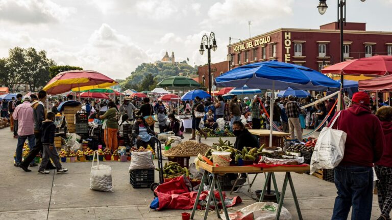En San Pedro Cholula se vive el tradicional “Trueque”