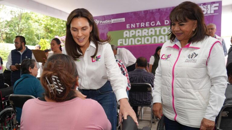 Entregan Pepe Chedraui y MariElise Budib aparatos ortopédicos para mejorar movilidad de las y los poblanos