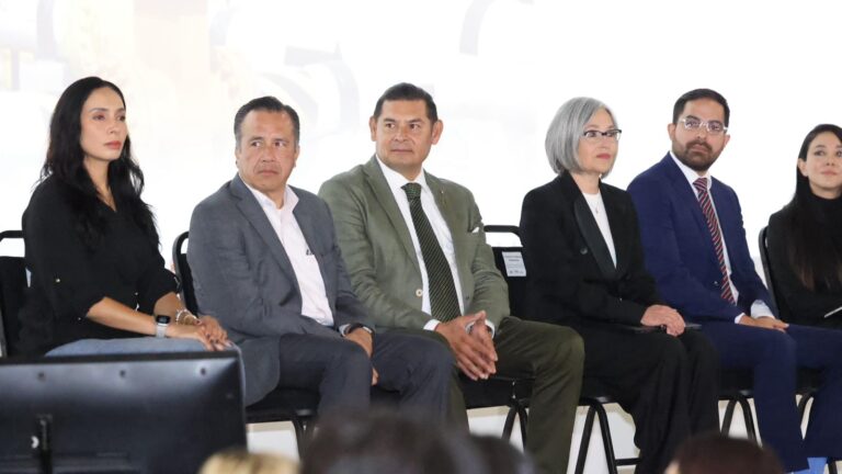 Con la fuerza de los jóvenes, Puebla construye la soberanía energética: Armenta
