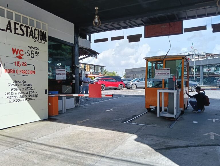 Suspende Profeco estacionamiento La Estación frente a la Pirámide de Cholula