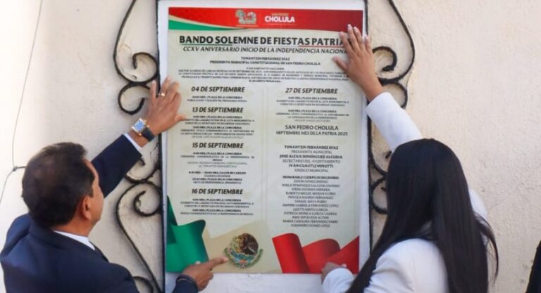 Coloca Tonantzin Fernández Bando Solemne con motivo de las Fiestas Patrias