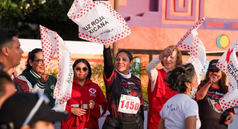 Más de mil participantes en San Andrés Cholula corren con la Cruz Roja Mexicana