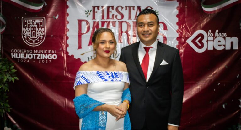 Roberto Solís encabeza su primer Grito de Independencia en Huejotzingo con gran fervor patrio