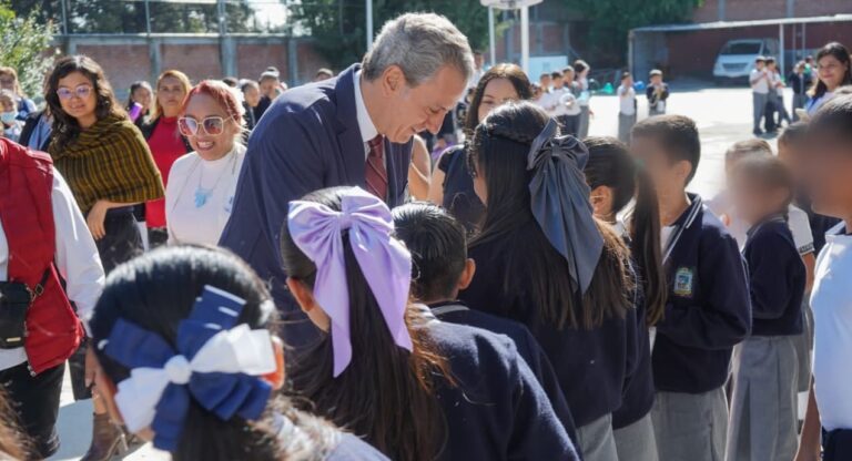 Refuerza Pepe Chedraui infraestructura educativa con el programa Escuela Imparable