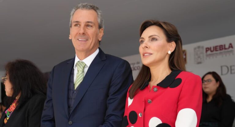 Asiste Pepe Chedraui al Desfile Cívico – Militar por el 215 Aniversario de la Independencia