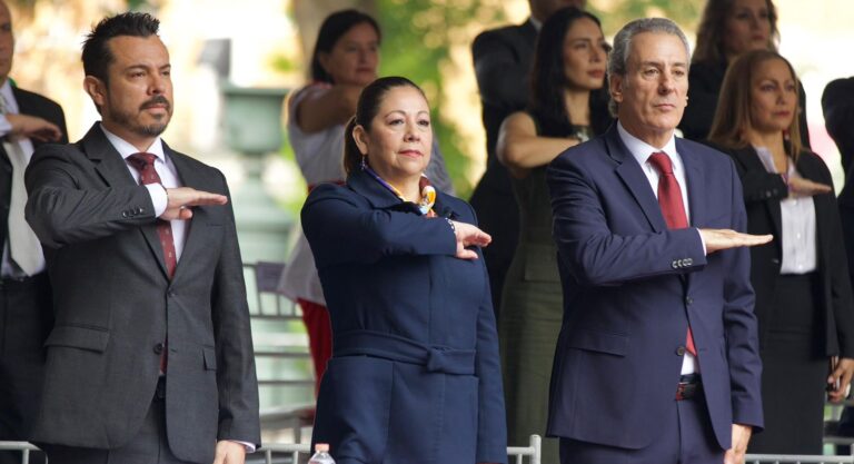 Colocan en el Congreso del Estado Bando Solemne con motivo de las Fiestas Patrias 2025