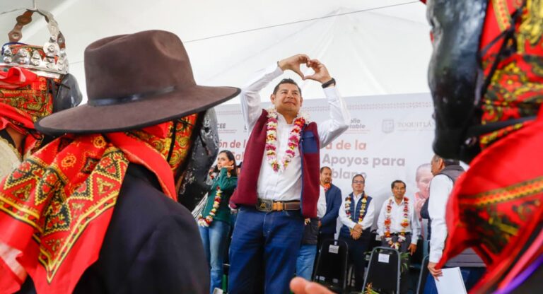 Gobierno de Puebla reforesta Zoquitlán con frutales y fortalece riqueza comunitaria