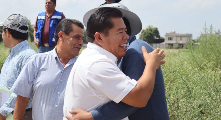 Mateo Hernández da banderazo de inicio para la ampliación de la red de drenaje en el barrio de San José de Meza