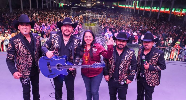 Grupo Palomo puso a cantar a más de 12 mil personas en la Feria de Cholula