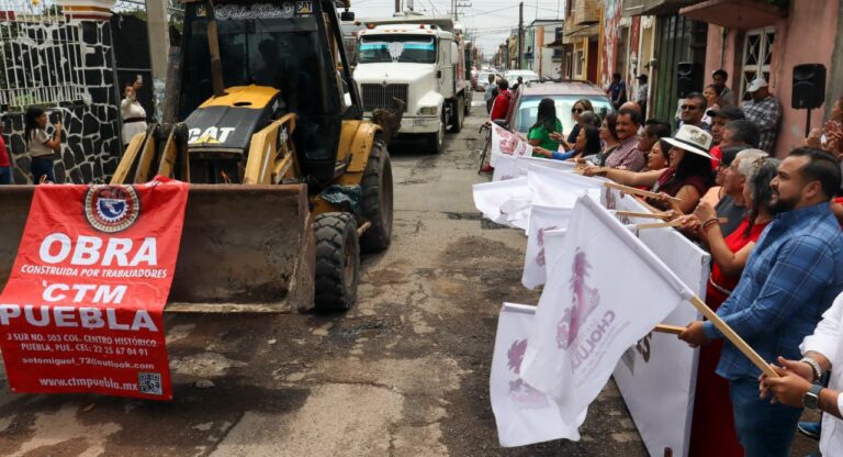 Continúa Gobierno de Tonantzin Fernández rehabilitando calles de San Pedro Cholula