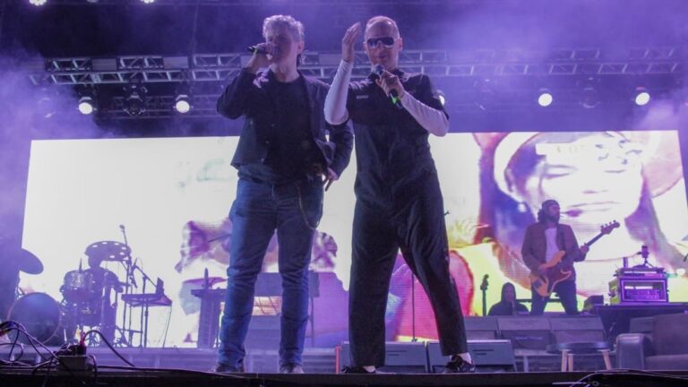 Éxito total la Feria Patronal de Huejotzingo: Roberto Solís encabeza concierto de Plastilina Mosh