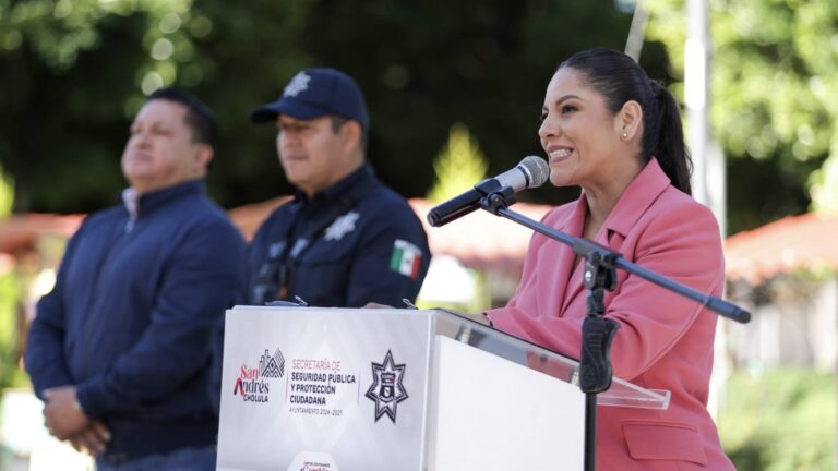 Entrega Lupita Cuautle 15 patrullas y 5 motocicletas para la Policía Municipal