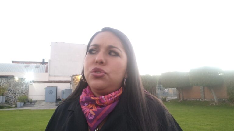 Con exhibición de ofrendas inician actividades de Fieles Difuntos en San Pedro Cholula