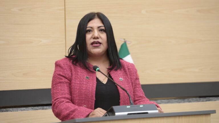 Impulsan en el Congreso propuesta legislativa para facilitar acceso a perros guía en instalaciones públicas y privadas