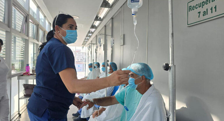 IMSS Puebla devuelve la vista a 83 pacientes en exitosa jornada de cirugía de catarata