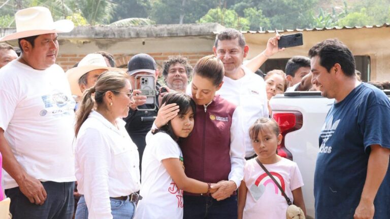 “Estaremos hasta el último momento”, presidenta Sheinbaum supervisa trabajos en Pantepec