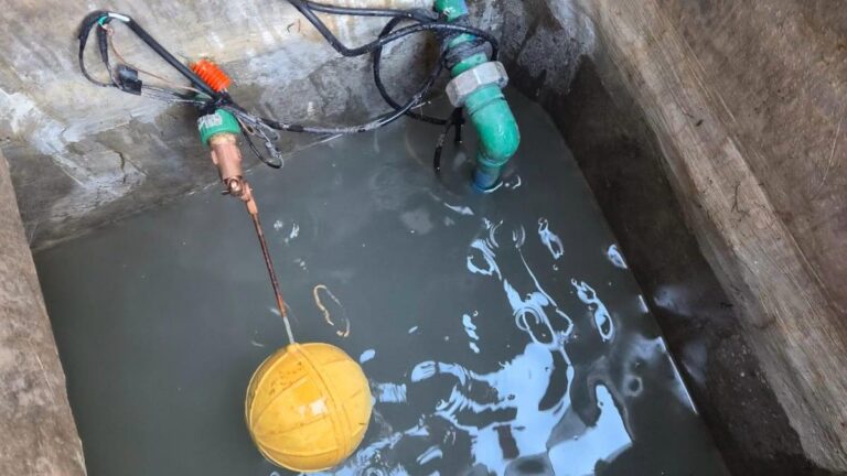 Fraccionamiento en Cuautlancingo reciben aguas turbias, denuncian vecinos