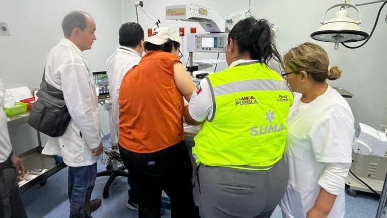 Gobierno de Puebla mantiene vigilancia y apoyo para traslado de pacientes en Sierra Norte