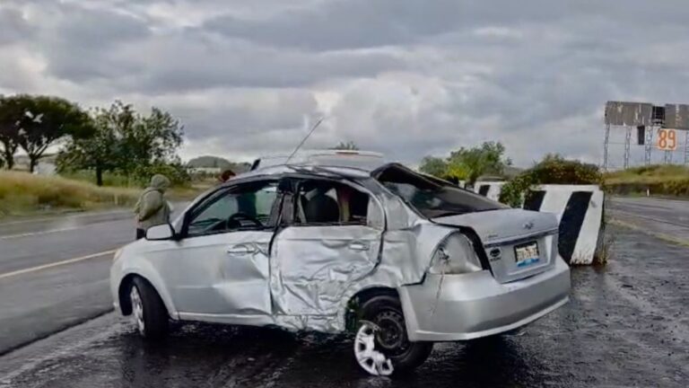 Dos abuelitos mueren en aparato accidente en la autopista Puebla-Atlixco