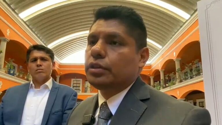 Justifica Omar Muñoz contribuciones excesivas; Canacintra denuncia cobros fuera de la ley