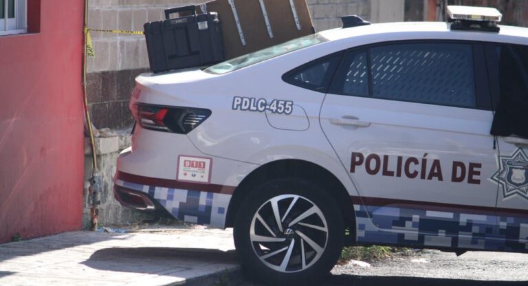 Hallan cadáver semidesnudo en El Carmen, estaba en un carrito de supermercado
