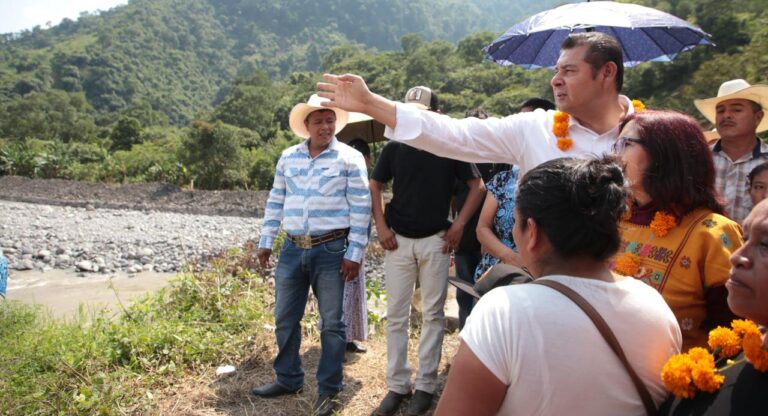 Jopala y Zihuateutla en etapa de reconstrucción; participan gobiernos federal, estatal y municipales