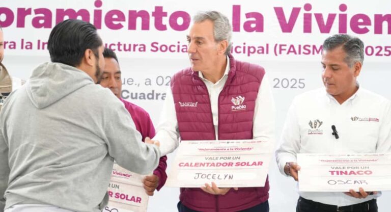 Entrega Pepe Chedraui apoyos del programa “Mejoramiento a la vivienda” en La Resurrección