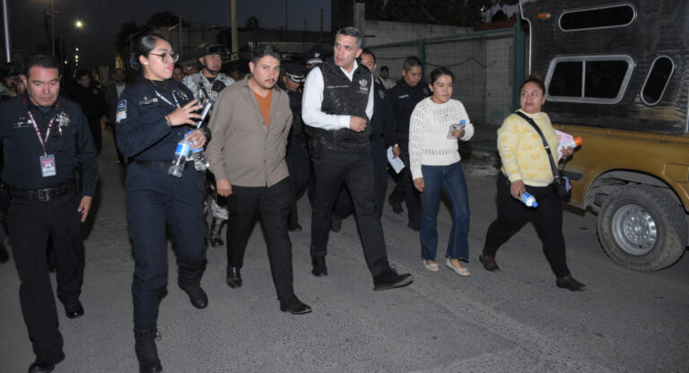 Coronel Félix Pallares Miranda atiende demandas de líderes y vecinos de colonias al sur de la ciudad