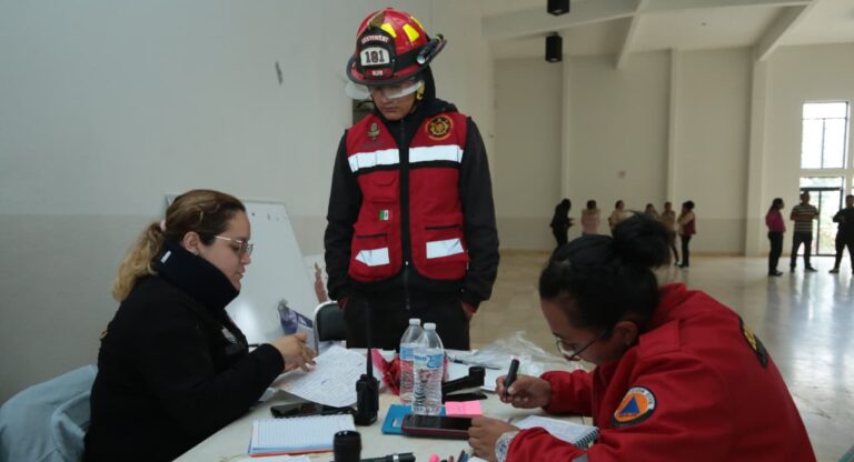 Gobierno de Puebla brinda atención inmediata a familias de Sierra Norte