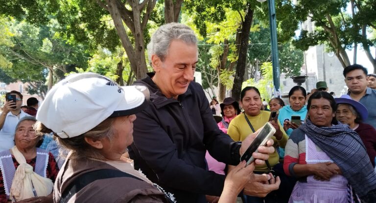 Habitantes de Canoa agradecen a Pepe Chedraui apoyo durante el primer año de gobierno